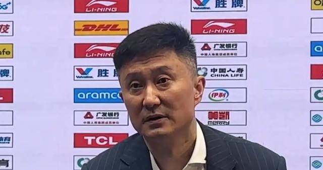 乐鱼体育视频-广东队在CBA季后赛中打出进球,被誉为教练席炸锅
