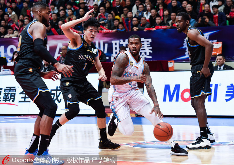 乐鱼体育培训-浙江队在主场击败四川男篮，豪取三连胜