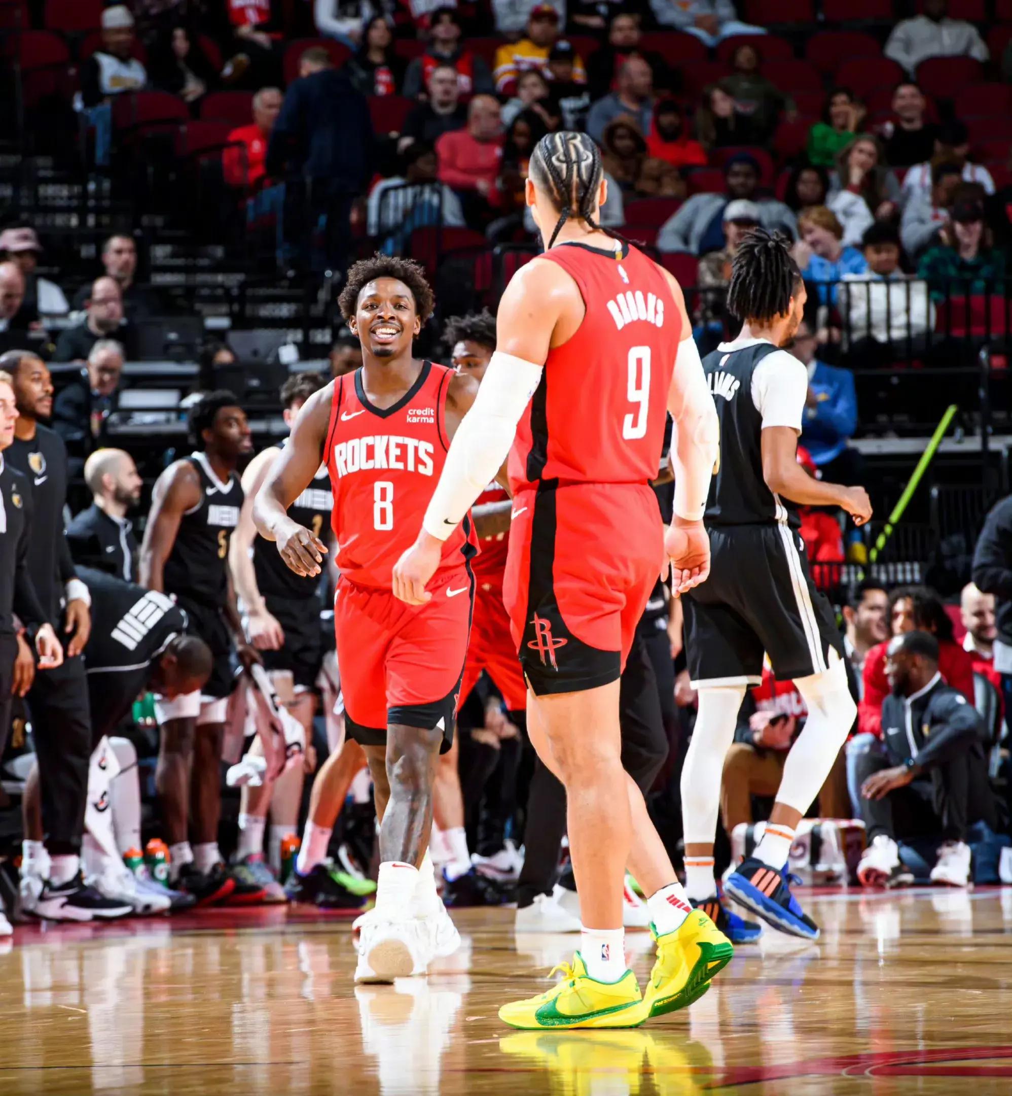 火箭遭猛龙逆转,客场失利 火箭遭猛龙逆转,客场失利