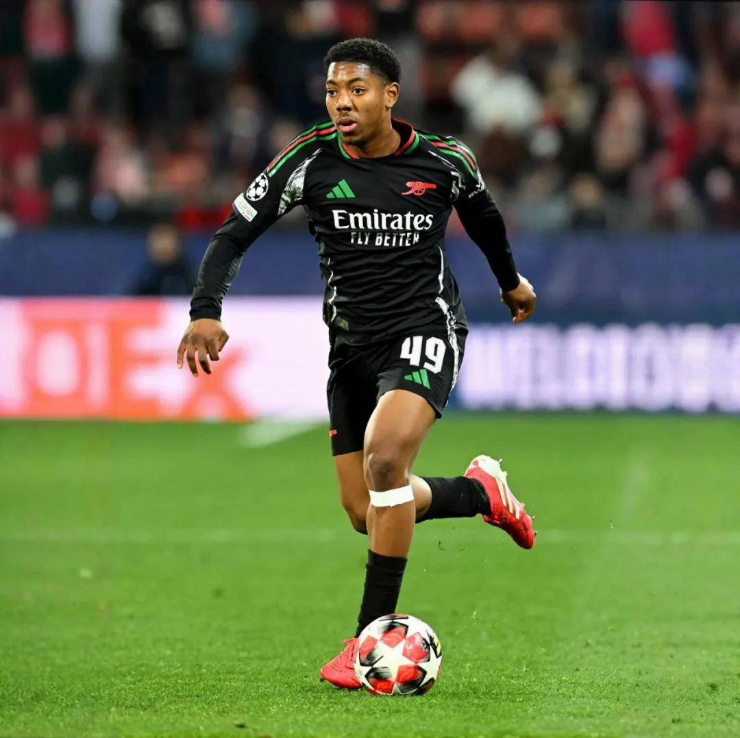 阿森纳续约主力前锋，稳固球队攻击体系