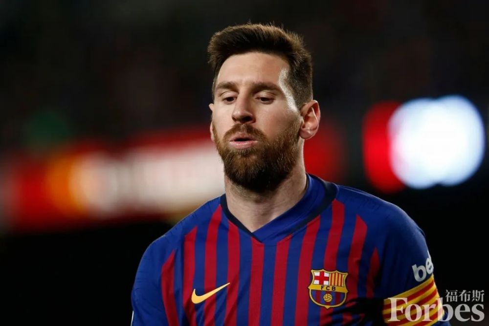 祖雄队连续几场比赛不败，逐渐登上榜首