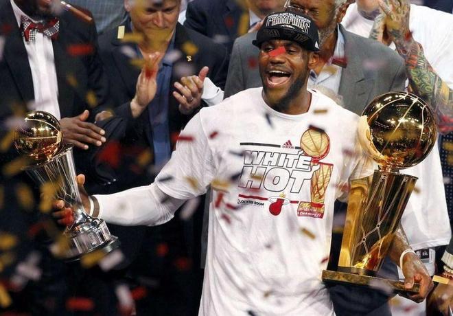 詹姆斯收获生涯第5座总冠军戒指,再创历史伟业!的简单介绍 詹姆斯收获生涯第5座总冠军戒指,再创历史伟业!的简单介绍